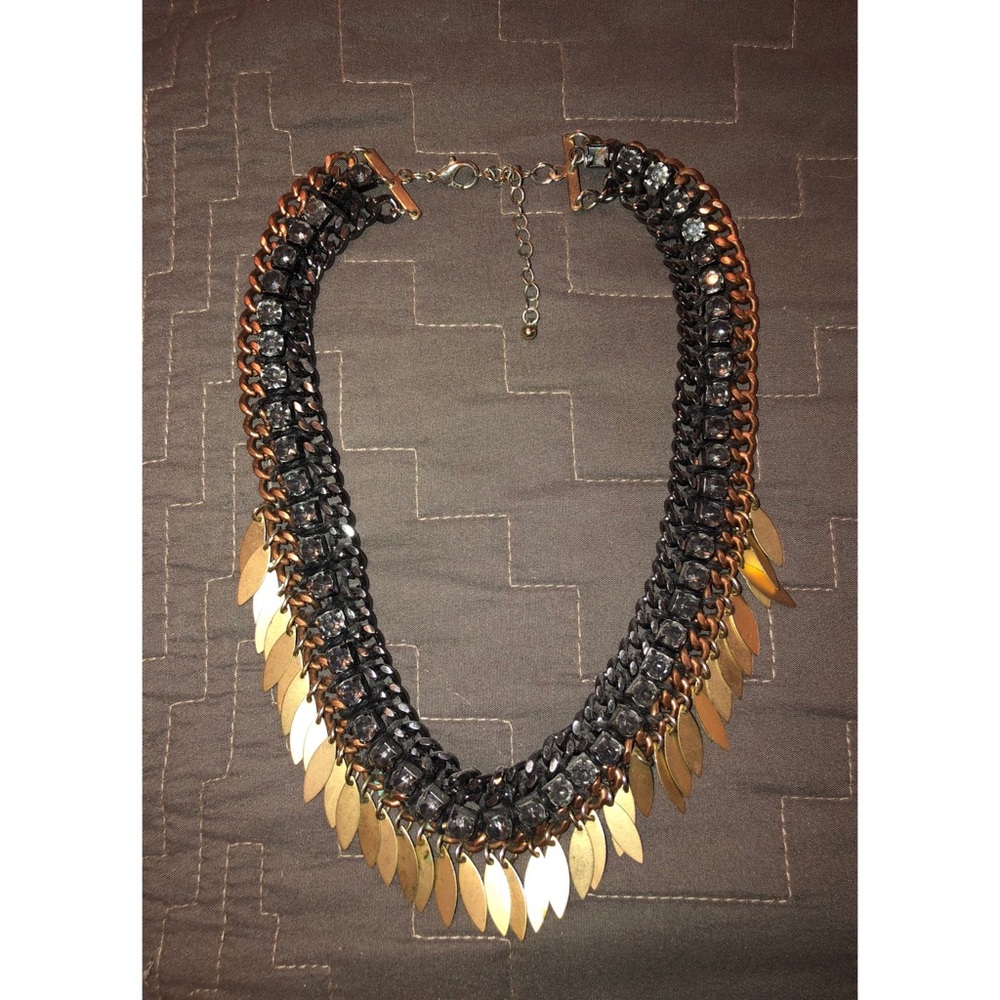 Gold Leaf Detail Necklace